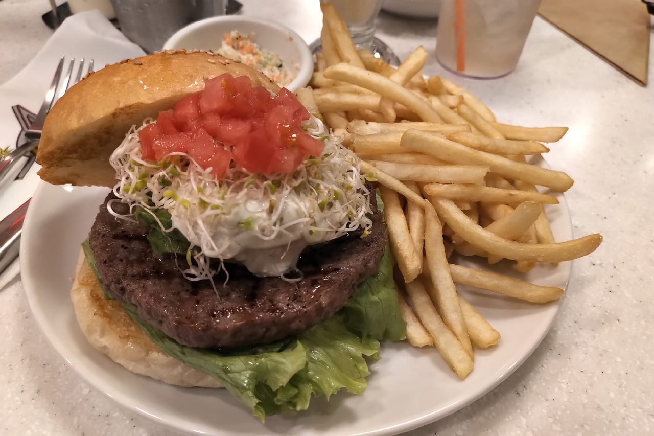 moon cafe burger