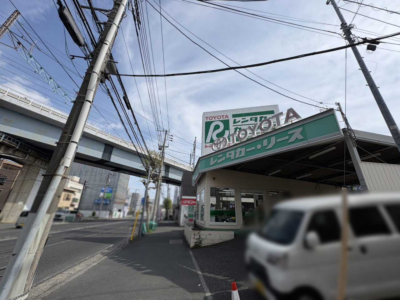 トヨタレンタカー新杉田店
