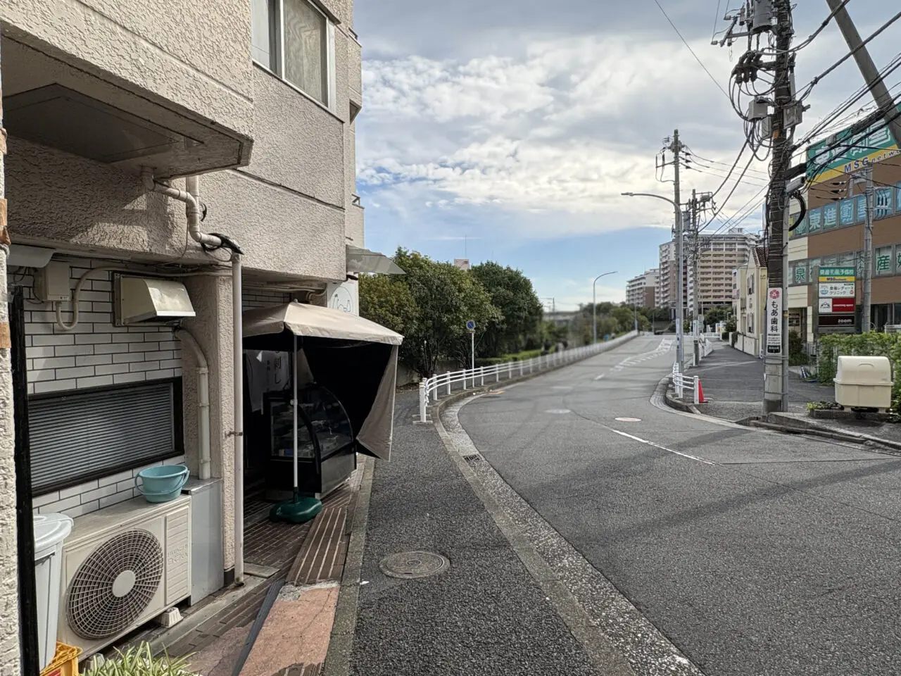 ひと刺し 〜鳥刺しと、酒と。〜